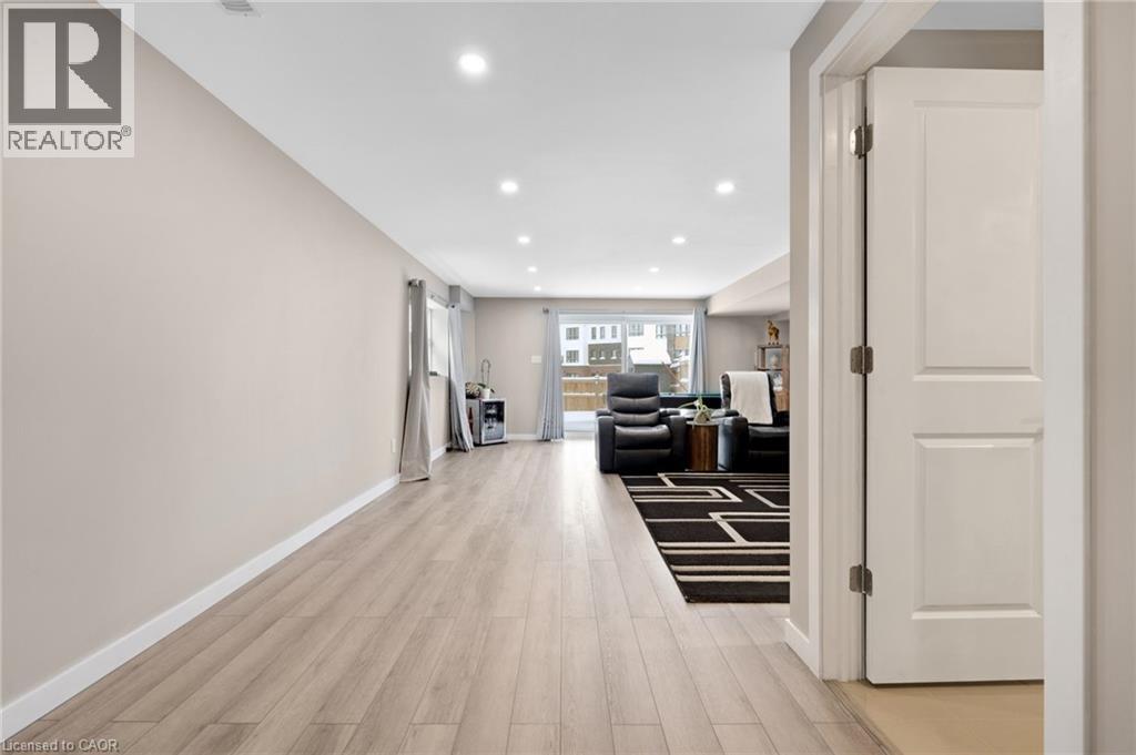 933 Robert Ferrie Drive, Kitchener, Ontario  N2P 0P9 - Photo 27 - 40799699