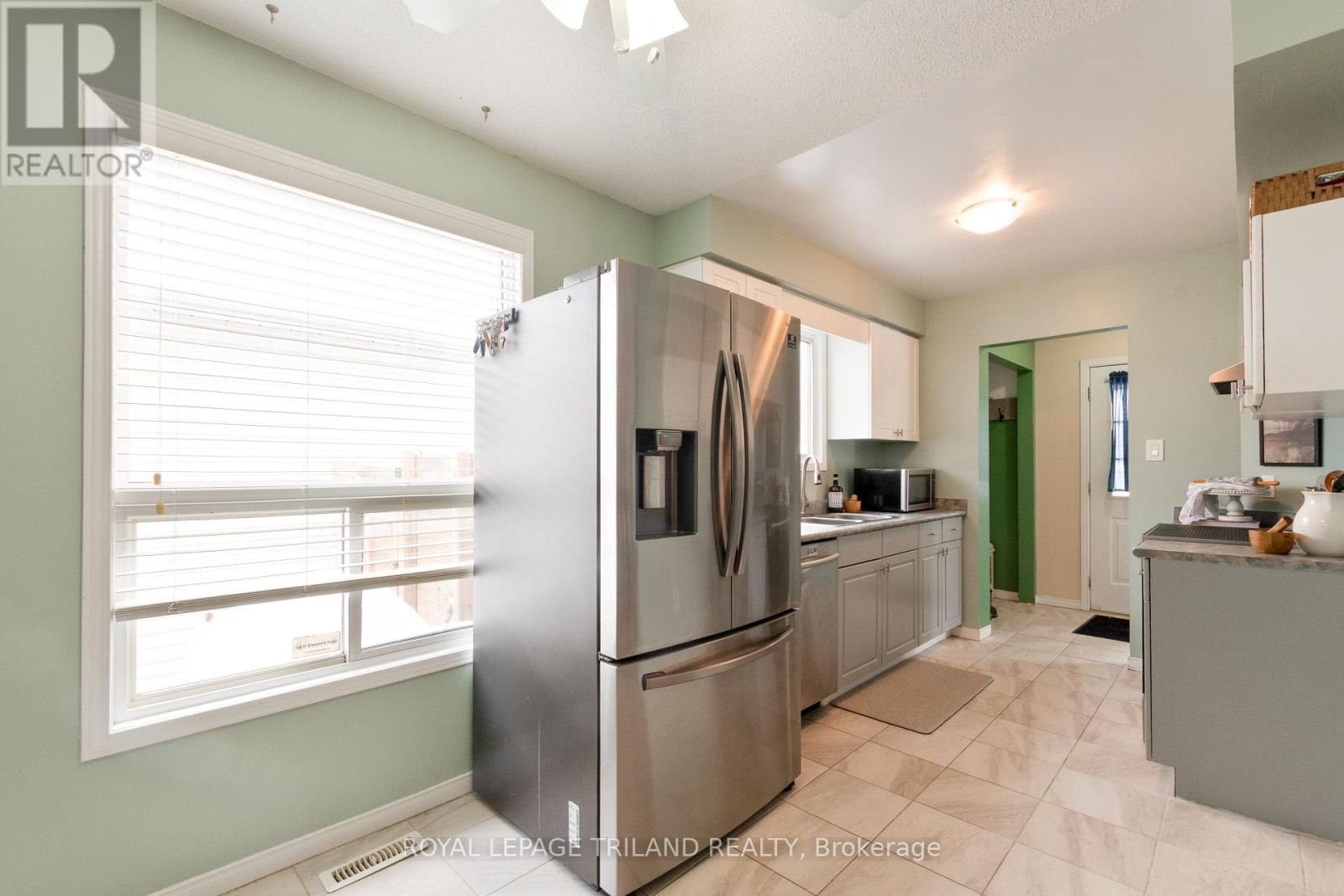 264 Simpson Crescent, London East, Ontario  N5V 5E2 - Photo 13 - X12725184