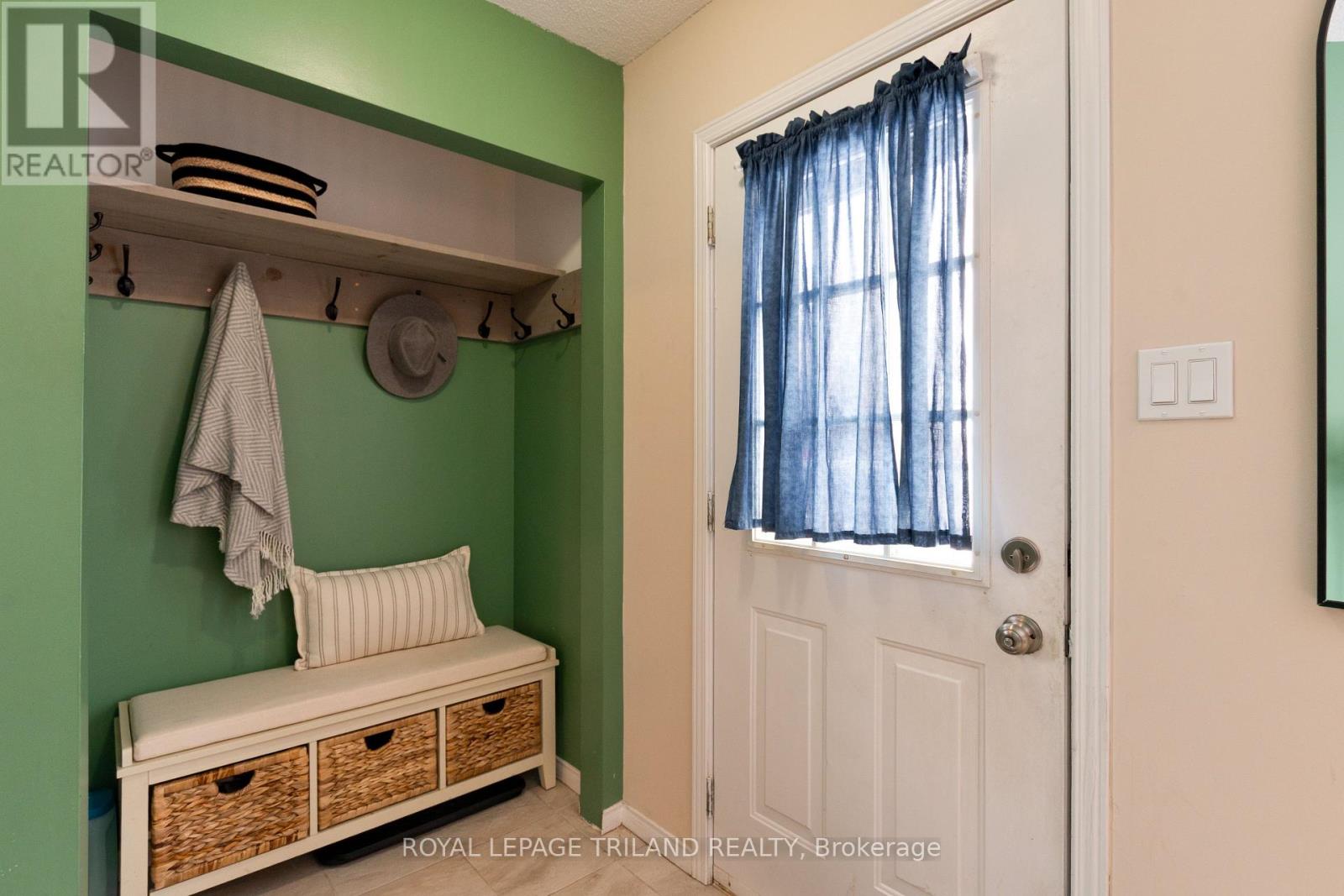 264 Simpson Crescent, London East, Ontario  N5V 5E2 - Photo 4 - X12725184