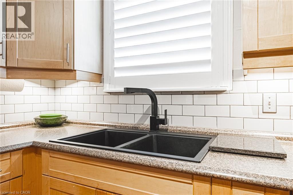 31 Buchanan Street, Hamilton, Ontario  L9A 2V7 - Photo 13 - 40779615