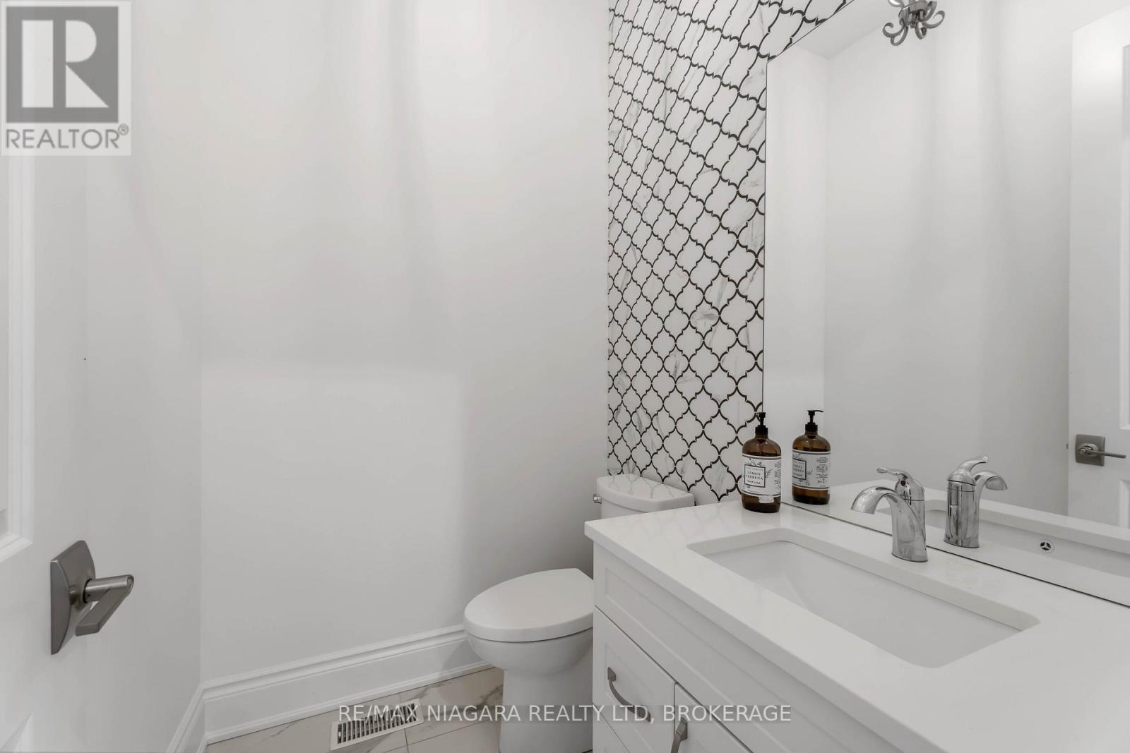 7 - 15 Arbourvale Common Road, St. Catharines, Ontario  L2T 3B7 - Photo 18 - X12725280