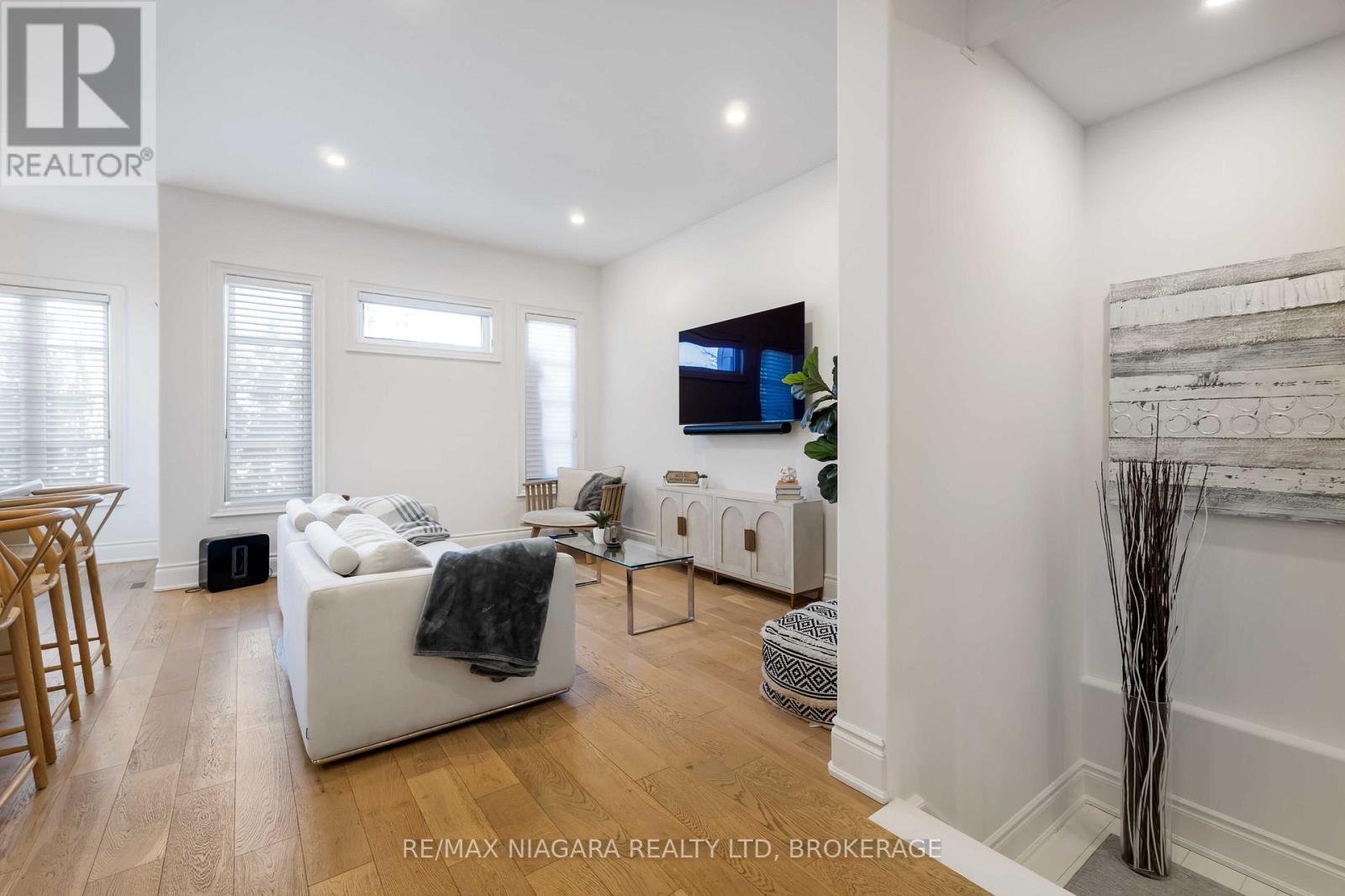 15 Arbourvale Common Road, St. Catharines (Glendale/glenridge), Ontario  L2T 3B7 - Photo 8 - X12725280