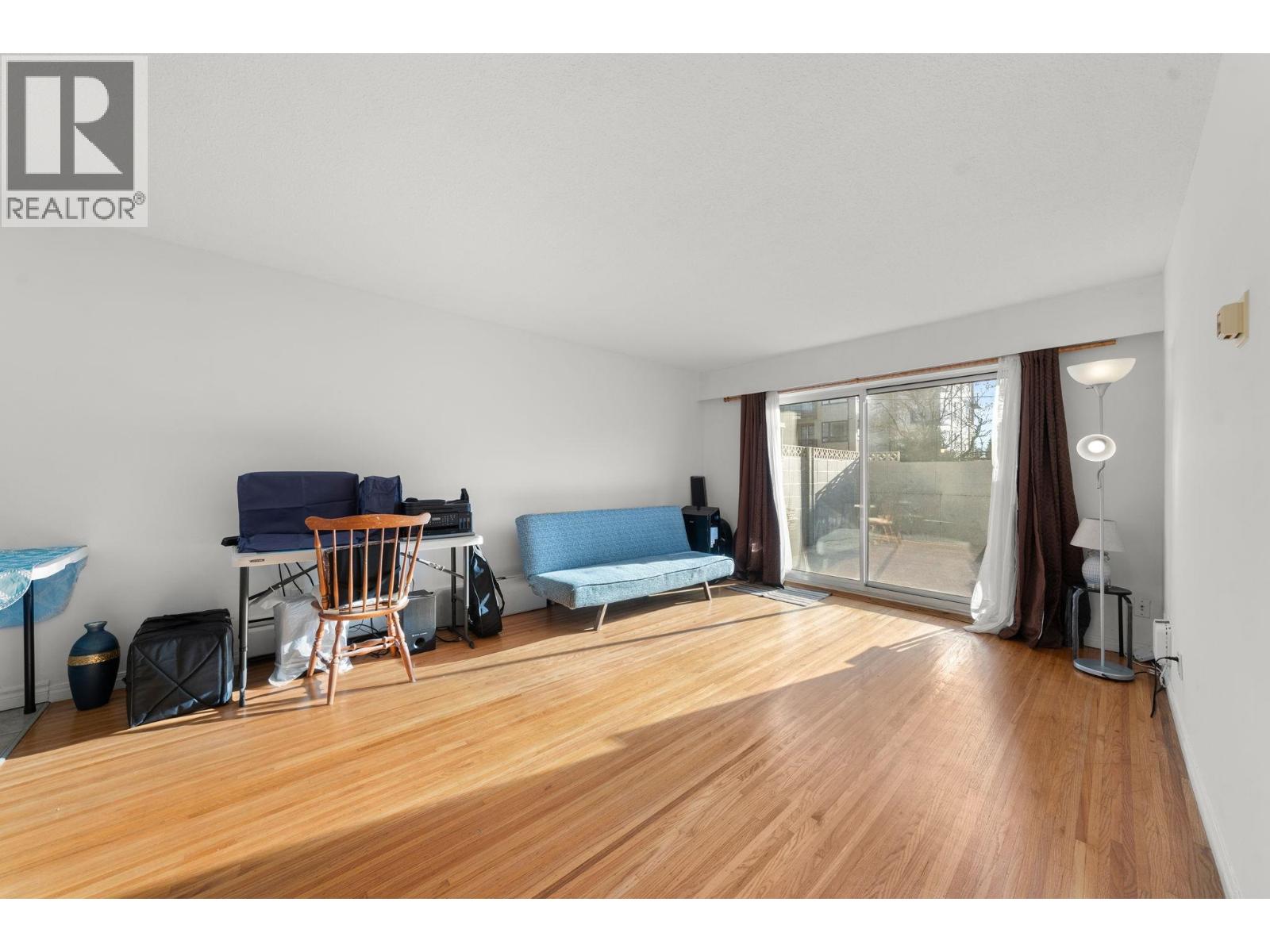 3 135 W 21st Street, North Vancouver, British Columbia  V7M 1Z2 - Photo 2 - R3082607