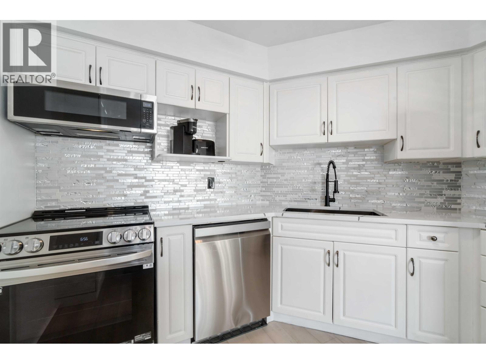 208 312 Carnarvon Street, New Westminster, British Columbia  V3L 5H6 - Photo 3 - R3082626