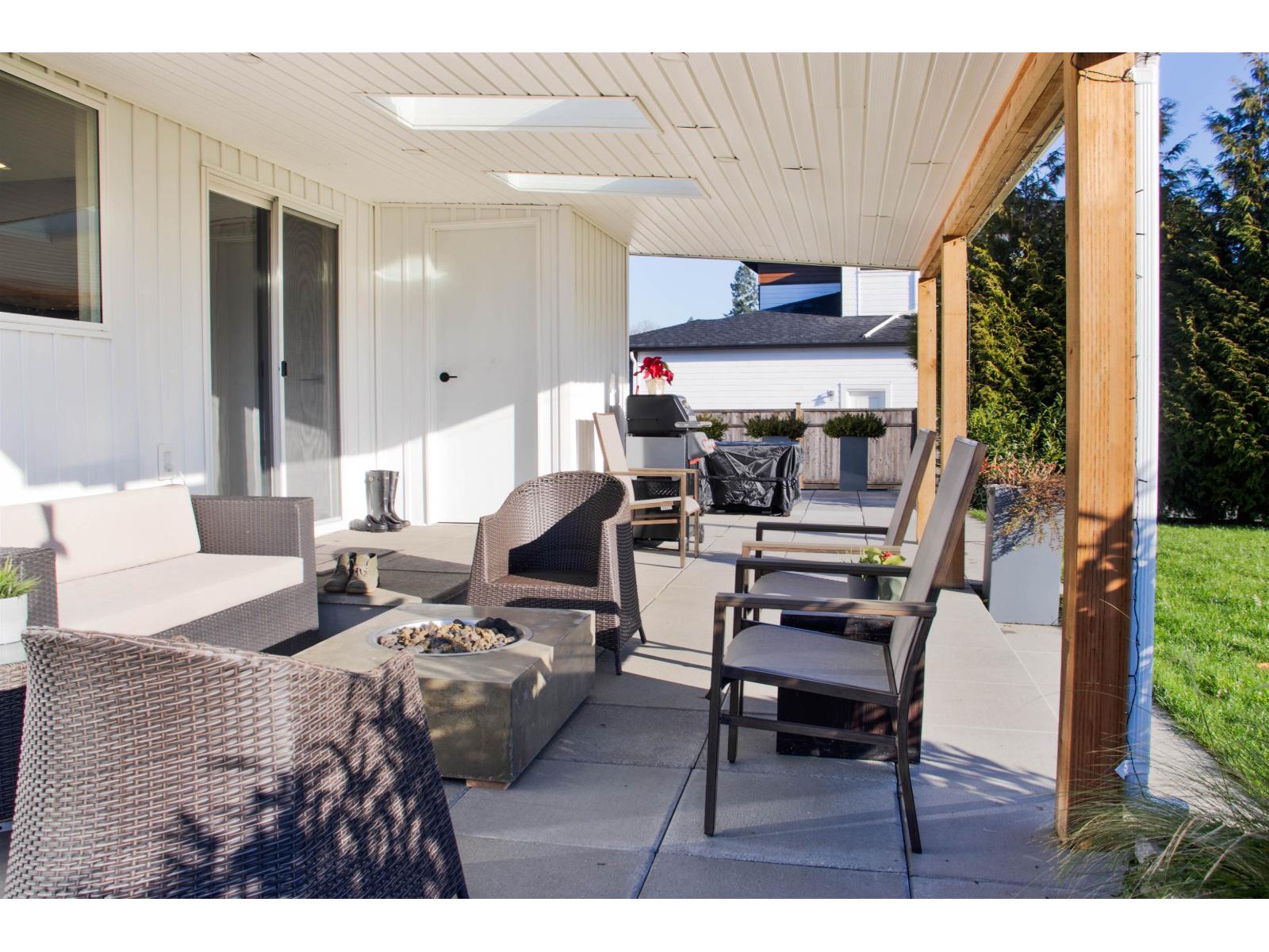 22444 72 Avenue, Langley, British Columbia  V2Y 2K4 - Photo 3 - R3081887