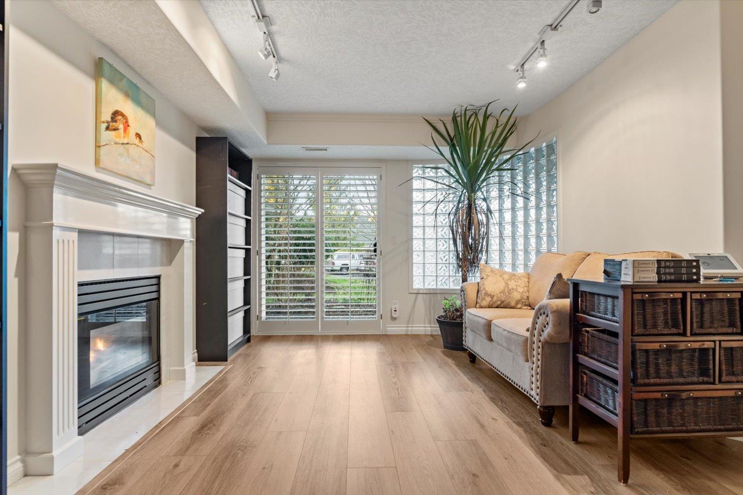 90 4001 Old Clayburn Road, Abbotsford, British Columbia  V3G 1C5 - Photo 4 - R3082416