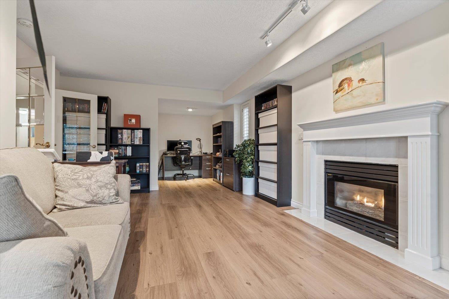 90 4001 Old Clayburn Road, Abbotsford, British Columbia  V3G 1C5 - Photo 3 - R3082416