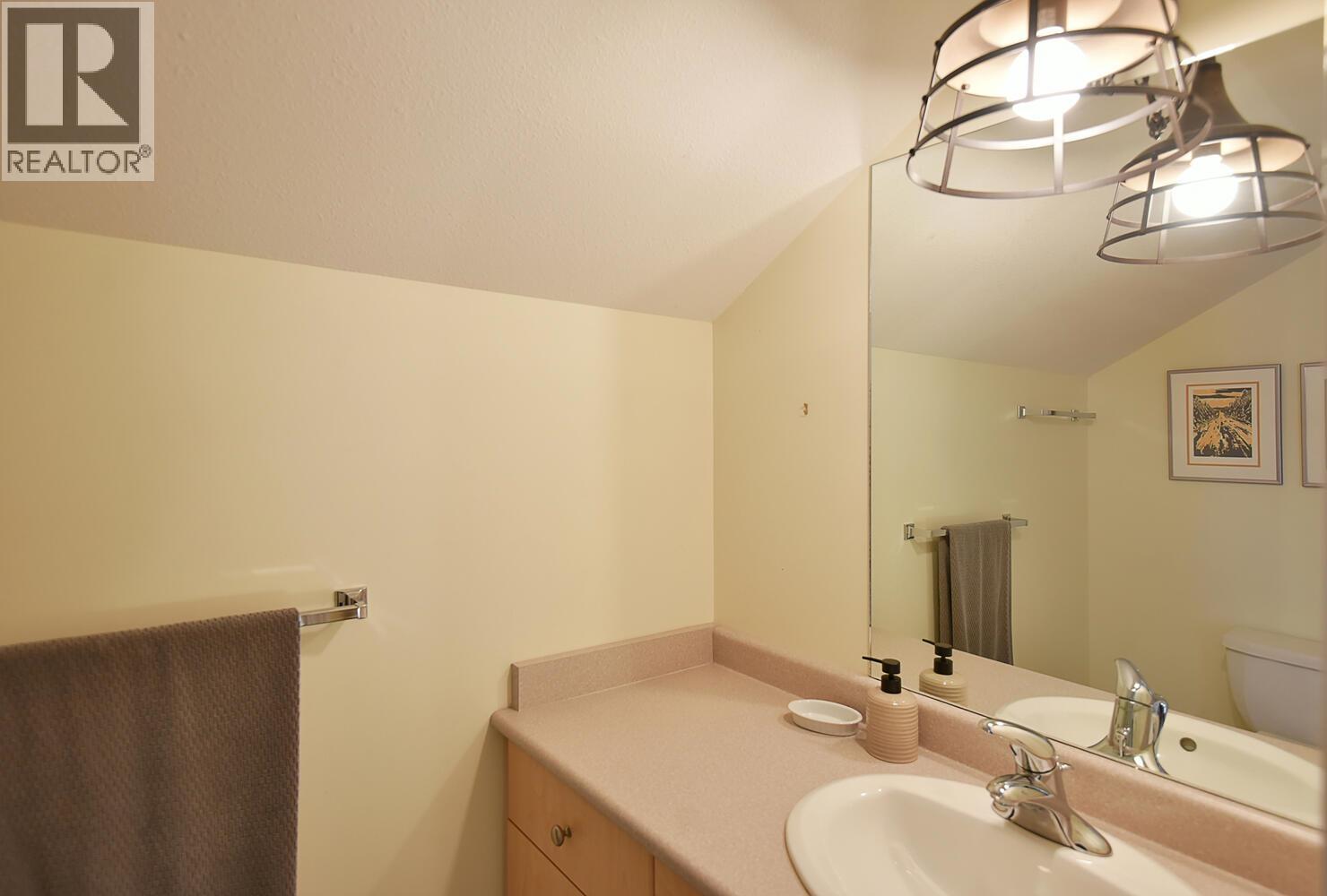 8650 Redrooffs Road, Halfmoon Bay, British Columbia  V7Z 1E7 - Photo 14 - R3082609