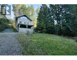 8650 REDROOFFS ROAD, Halfmoon Bay, British Columbia