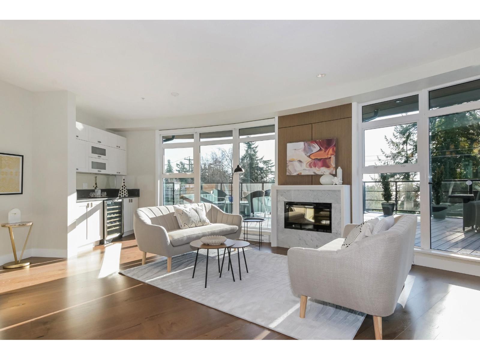 418 14855 Thrift Avenue, White Rock, British Columbia  V4B 2J6 - Photo 2 - R3082448