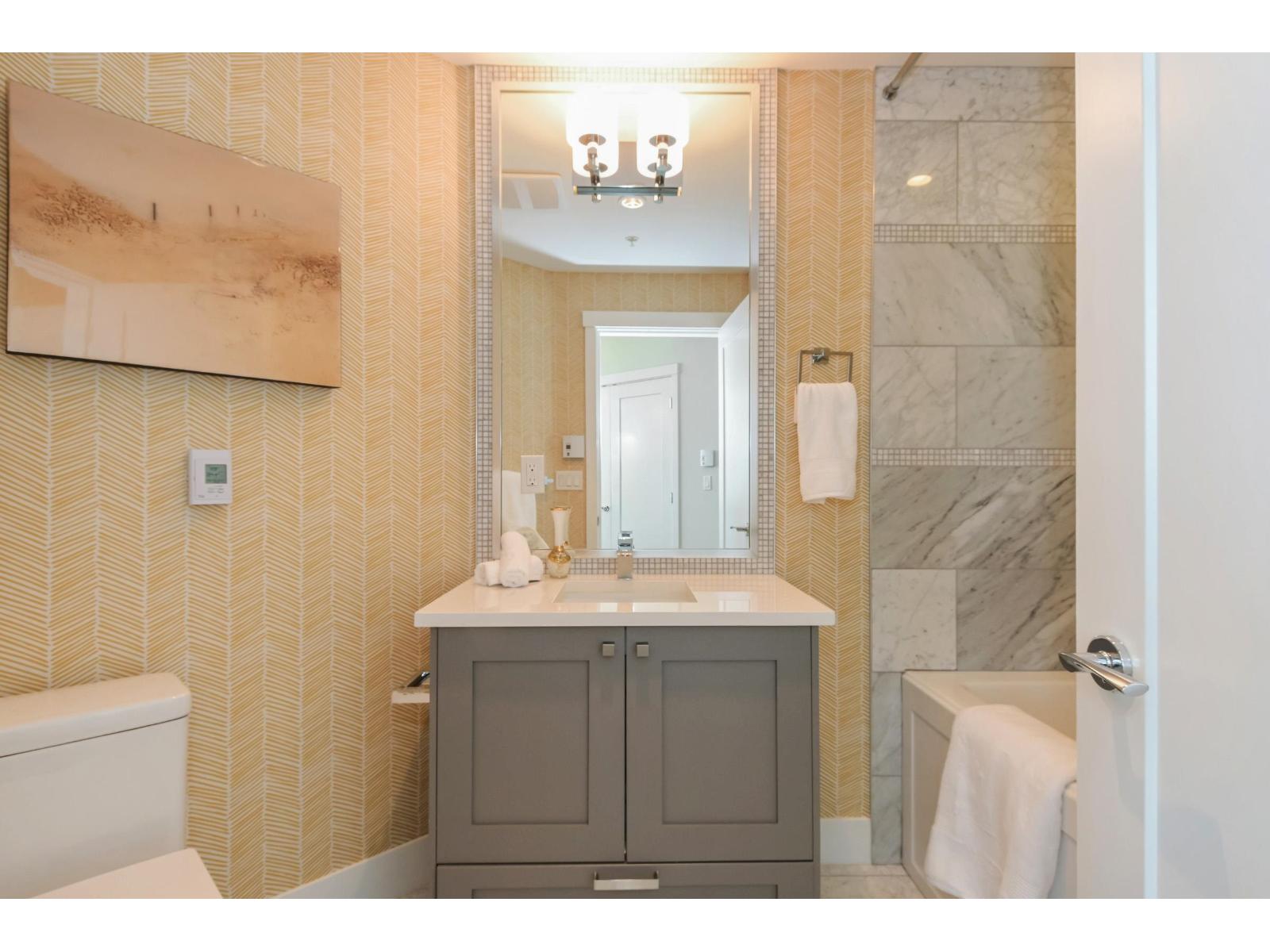 418 14855 Thrift Avenue, White Rock, British Columbia  V4B 2J6 - Photo 16 - R3082448