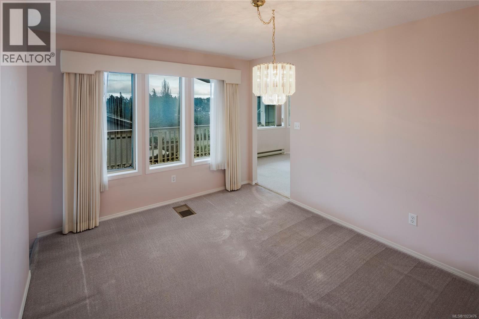 4867 Maxine Lane, Saanich, British Columbia  V8Y 2J3 - Photo 11 - 1023476