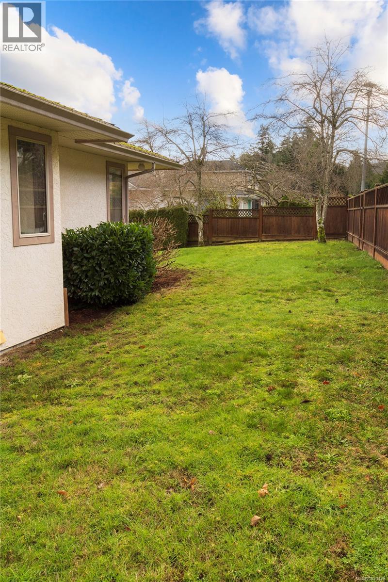 4867 Maxine Lane, Saanich, British Columbia  V8Y 2J3 - Photo 22 - 1023476