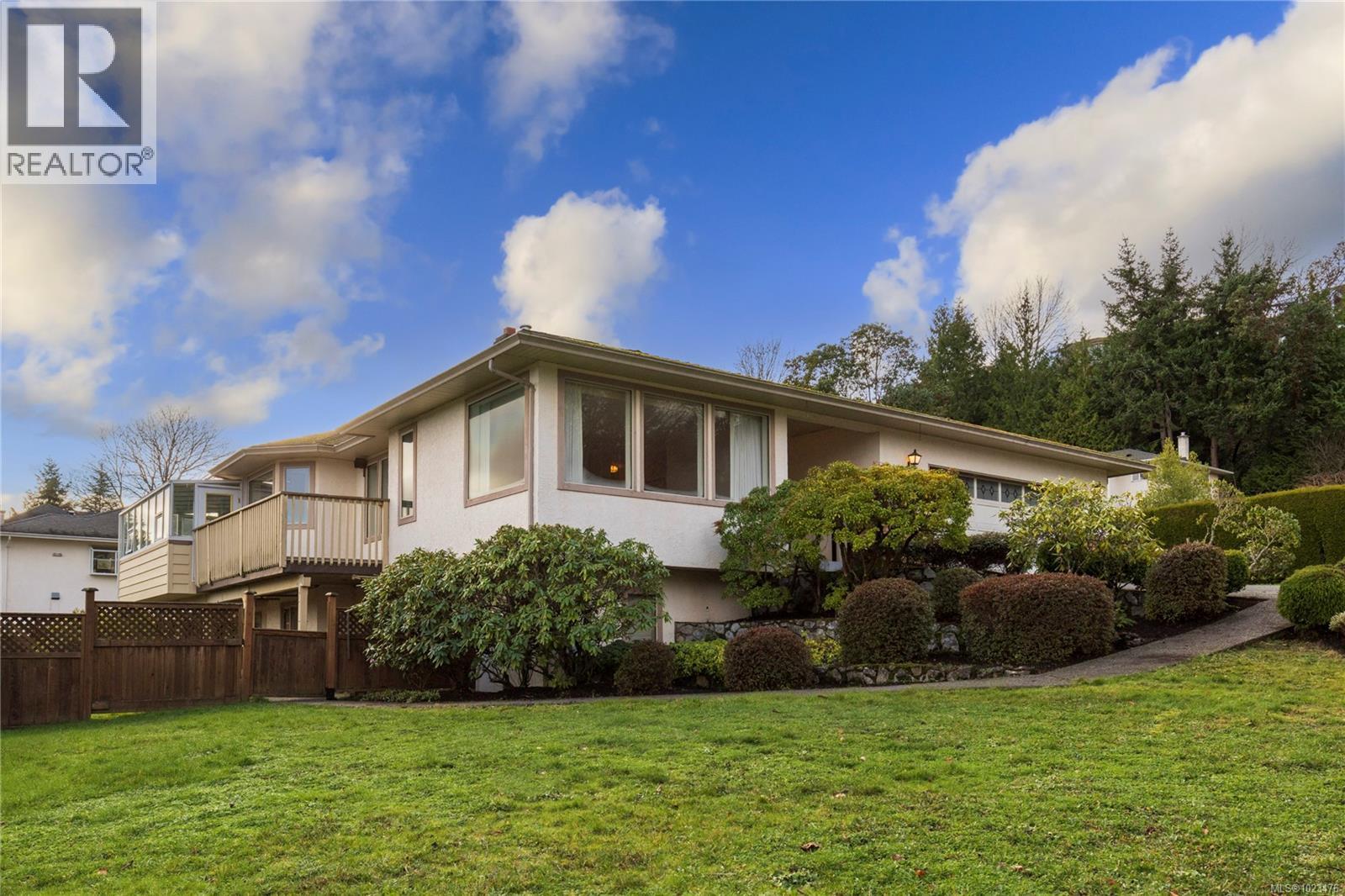 4867 Maxine Lane, Saanich, British Columbia  V8Y 2J3 - Photo 28 - 1023476