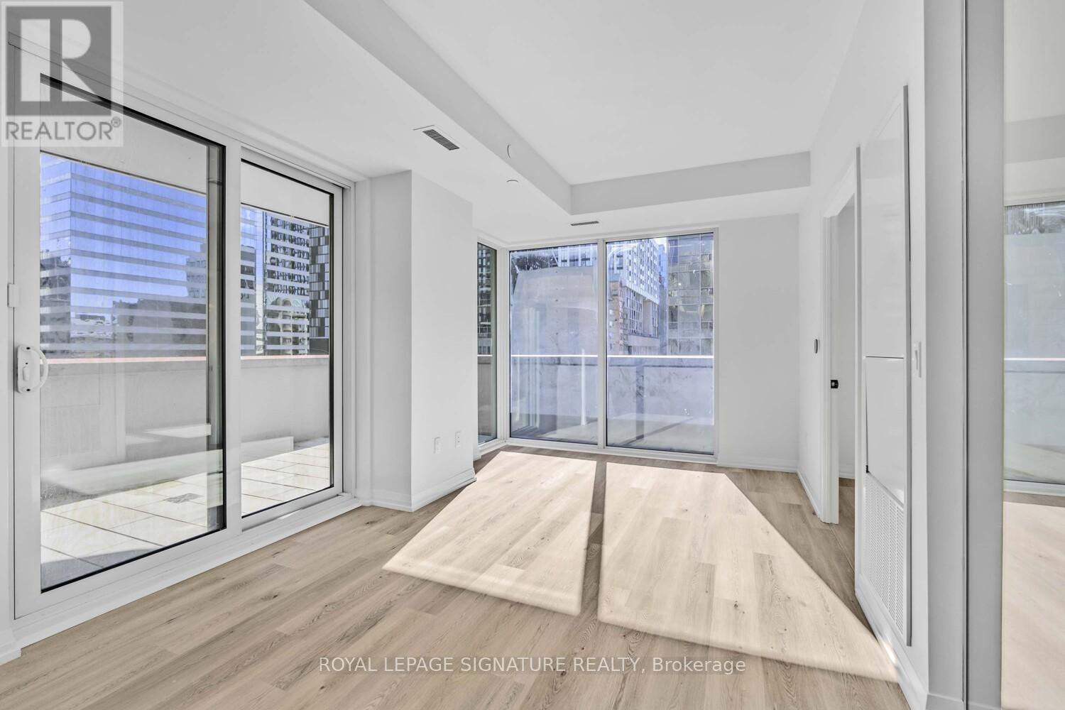 504 - 280 DUNDAS STREET W, Toronto, Ontario