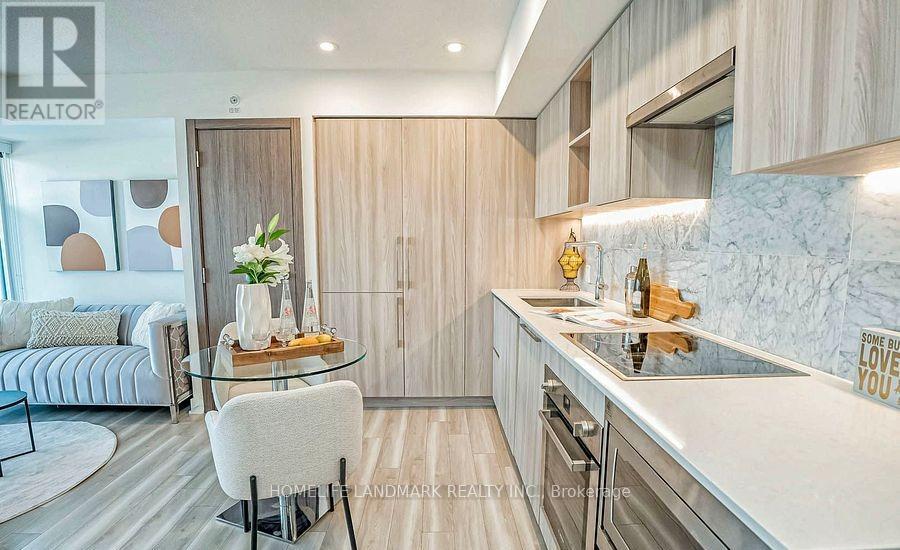 605 - 19 Bathurst Street, Toronto, Ontario  M5V 0N2 - Photo 3 - C12725270