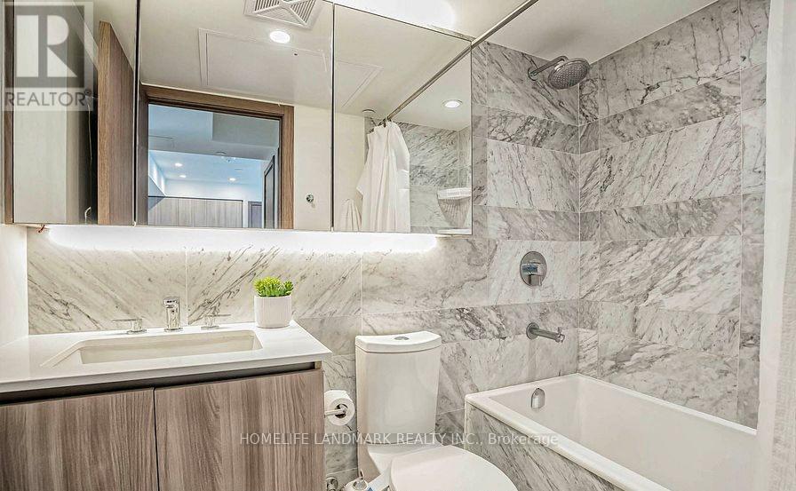 605 - 19 Bathurst Street, Toronto, Ontario  M5V 0N2 - Photo 5 - C12725270