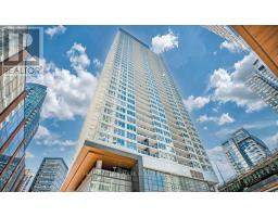 605 - 19 BATHURST STREET, Toronto, Ontario