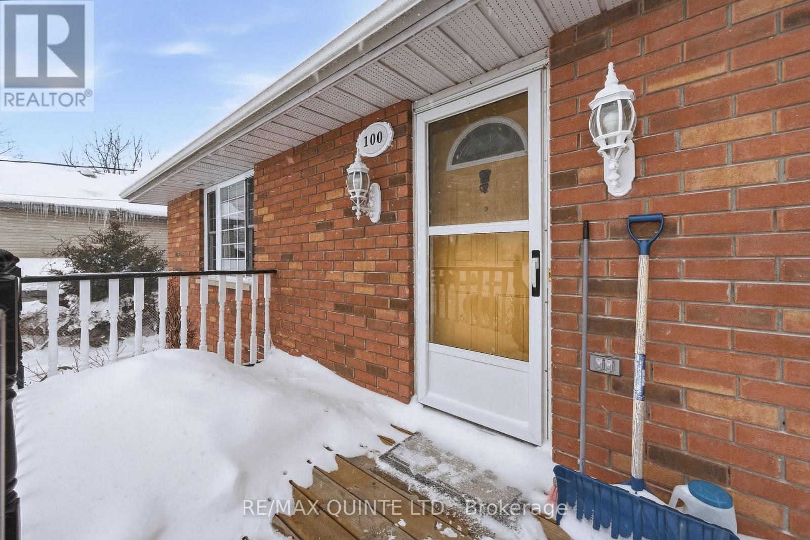 A - 100 Creswell Drive, Quinte West, Ontario  K8V 3G9 - Photo 1 - X12724996