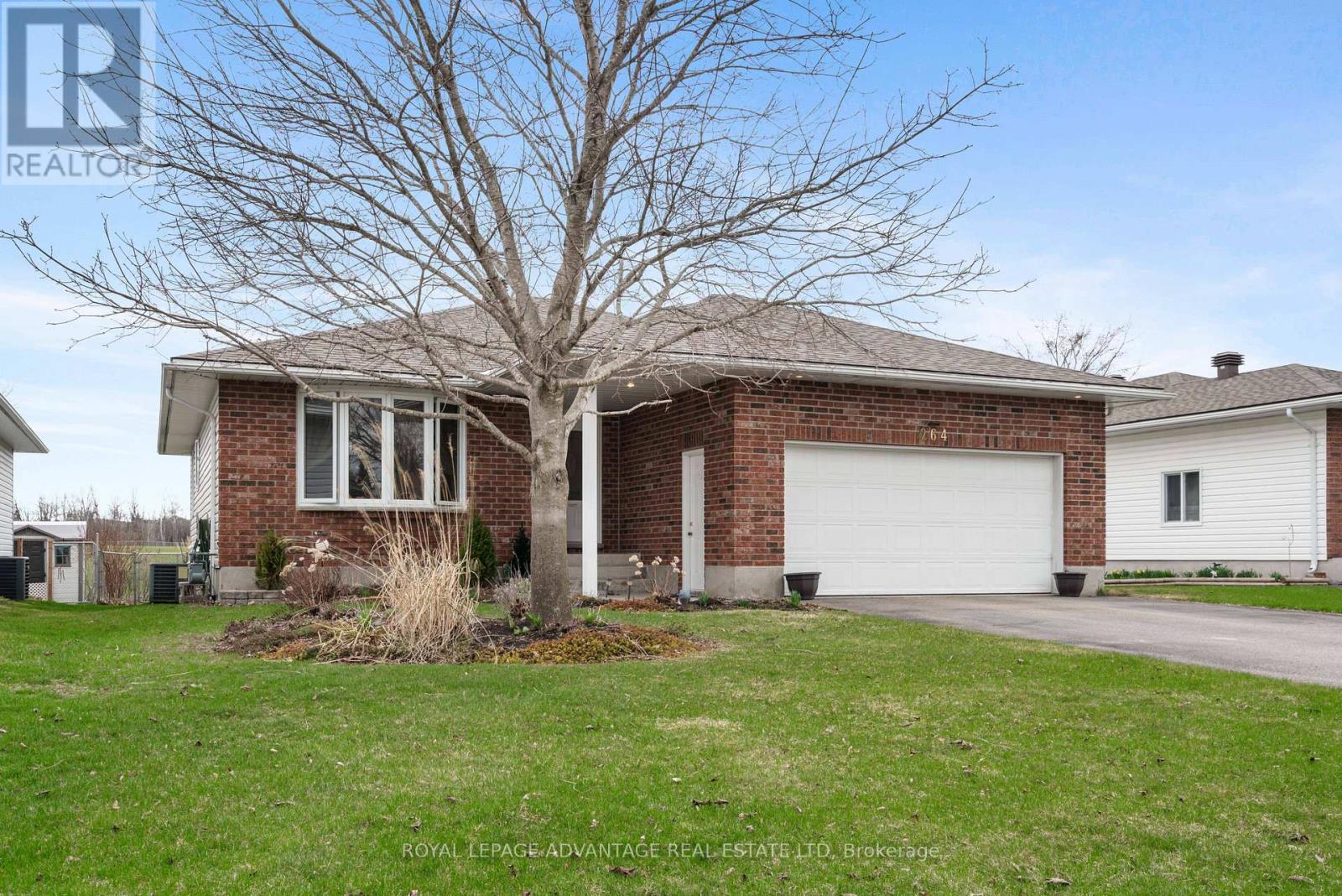 264 Glenwood Crescent, Smiths Falls, Ontario  K7A 5L1 - Photo 2 - X12101143