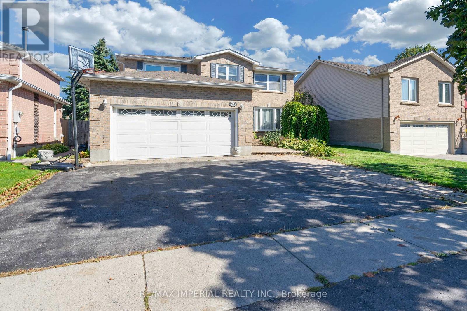 955 Snowbird Street, Oshawa, Ontario  L1J 8J8 - Photo 2 - E12725214