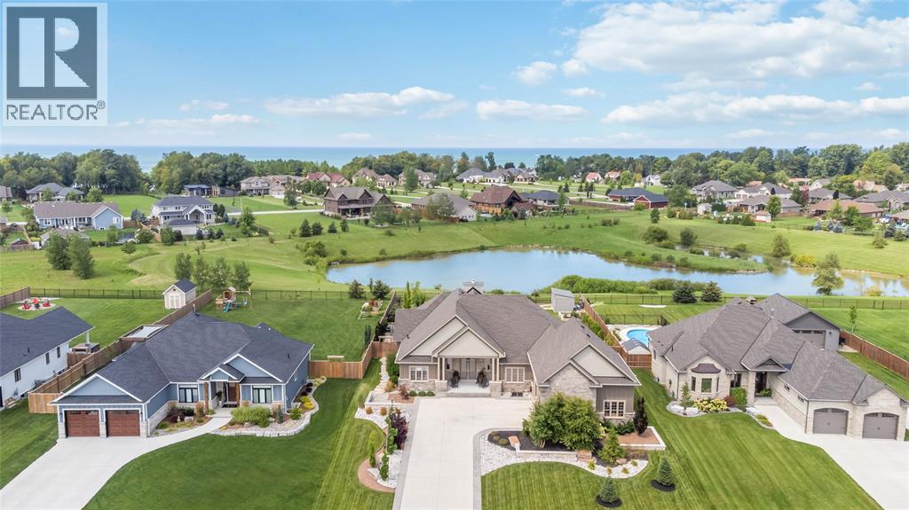 4043 Van Bree Drive, Plympton-Wyoming photo 2