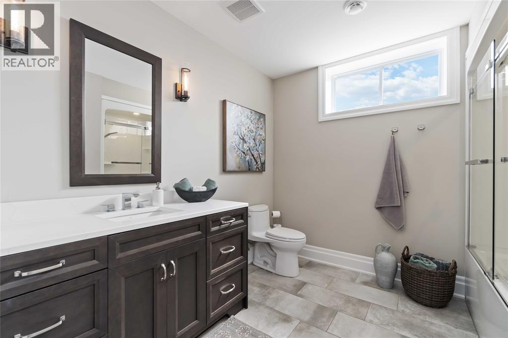 4043 Van Bree Drive, Plympton-Wyoming photo 33