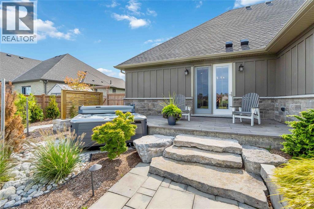 4043 Van Bree Drive, Plympton-Wyoming photo 37