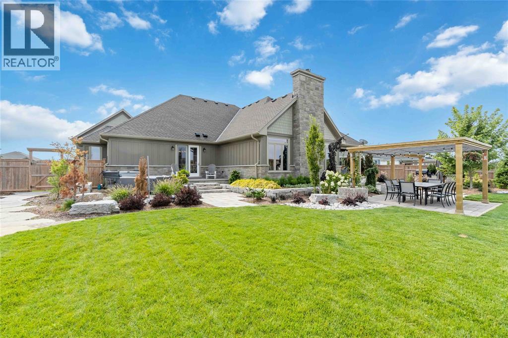 4043 Van Bree Drive, Plympton-Wyoming photo 42