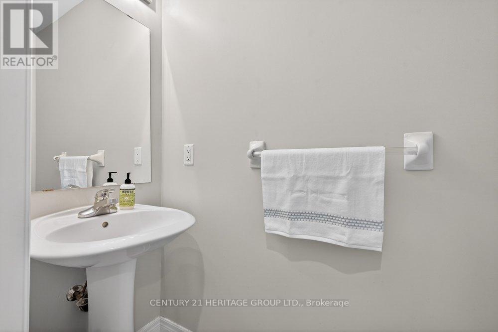 30 O'hara Crescent, Richmond Hill, Ontario  L4E 4L3 - Photo 14 - N12725228