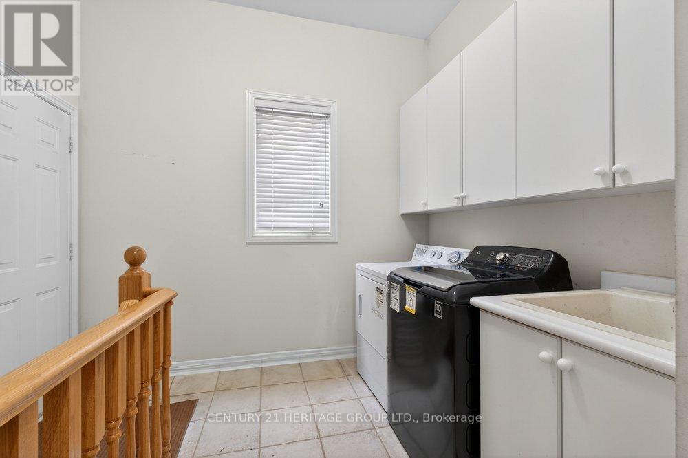 30 O'hara Crescent, Richmond Hill, Ontario  L4E 4L3 - Photo 15 - N12725228