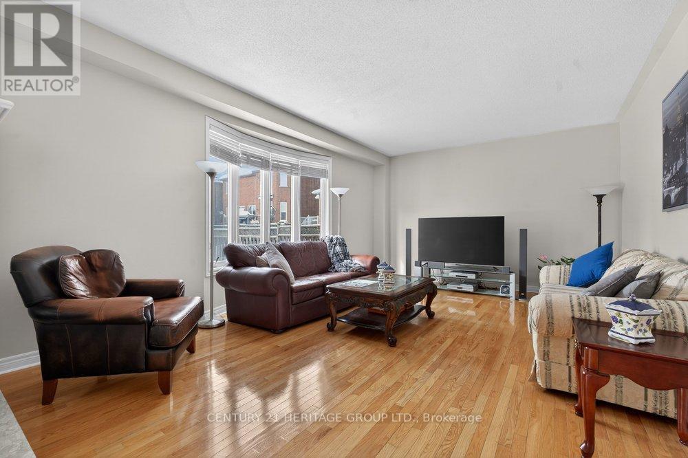 30 O'hara Crescent, Richmond Hill, Ontario  L4E 4L3 - Photo 16 - N12725228