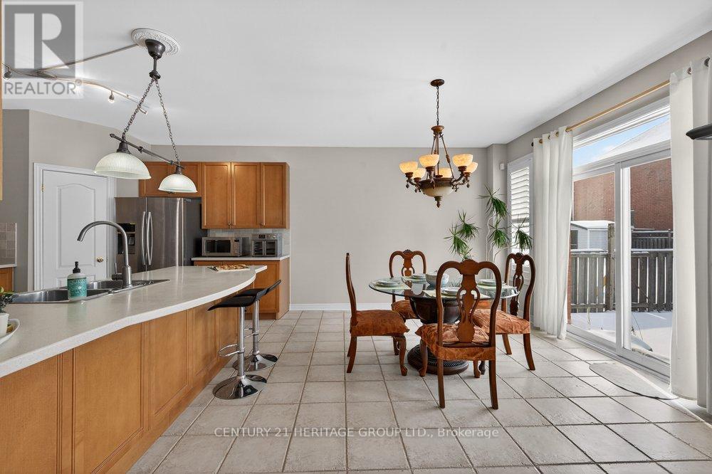 30 O'hara Crescent, Richmond Hill, Ontario  L4E 4L3 - Photo 19 - N12725228