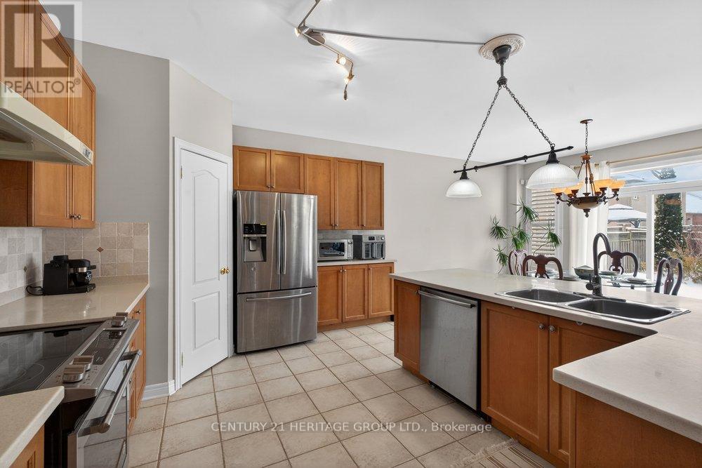 30 O'hara Crescent, Richmond Hill, Ontario  L4E 4L3 - Photo 24 - N12725228