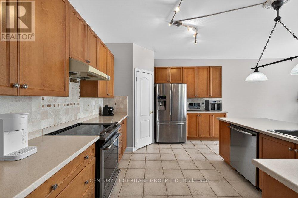 30 O'hara Crescent, Richmond Hill, Ontario  L4E 4L3 - Photo 25 - N12725228