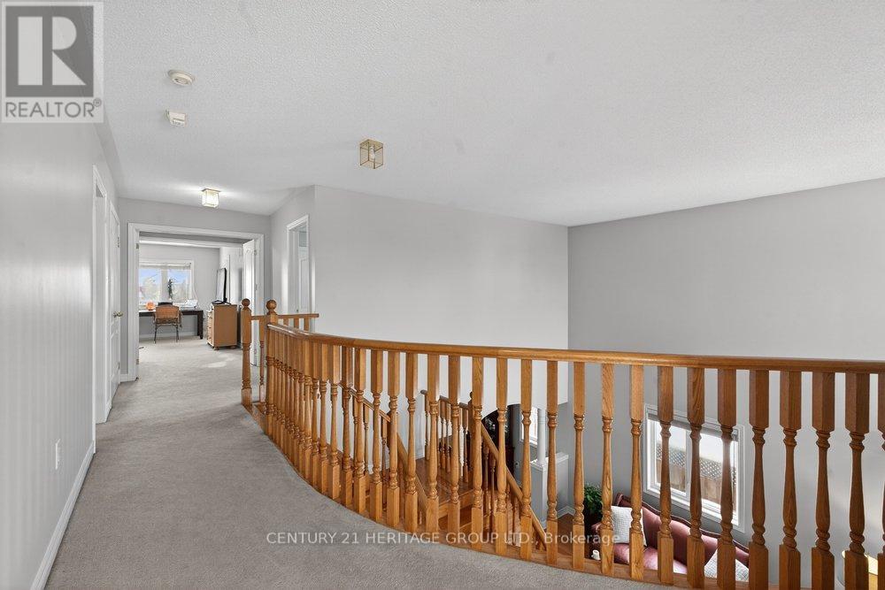 30 O'hara Crescent, Richmond Hill, Ontario  L4E 4L3 - Photo 29 - N12725228