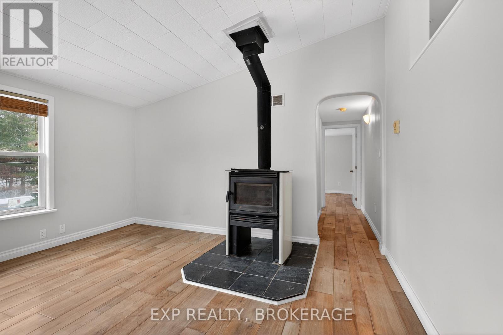 6402 Perth Road, Frontenac, Ontario  K0H 2L0 - Photo 10 - X12665150