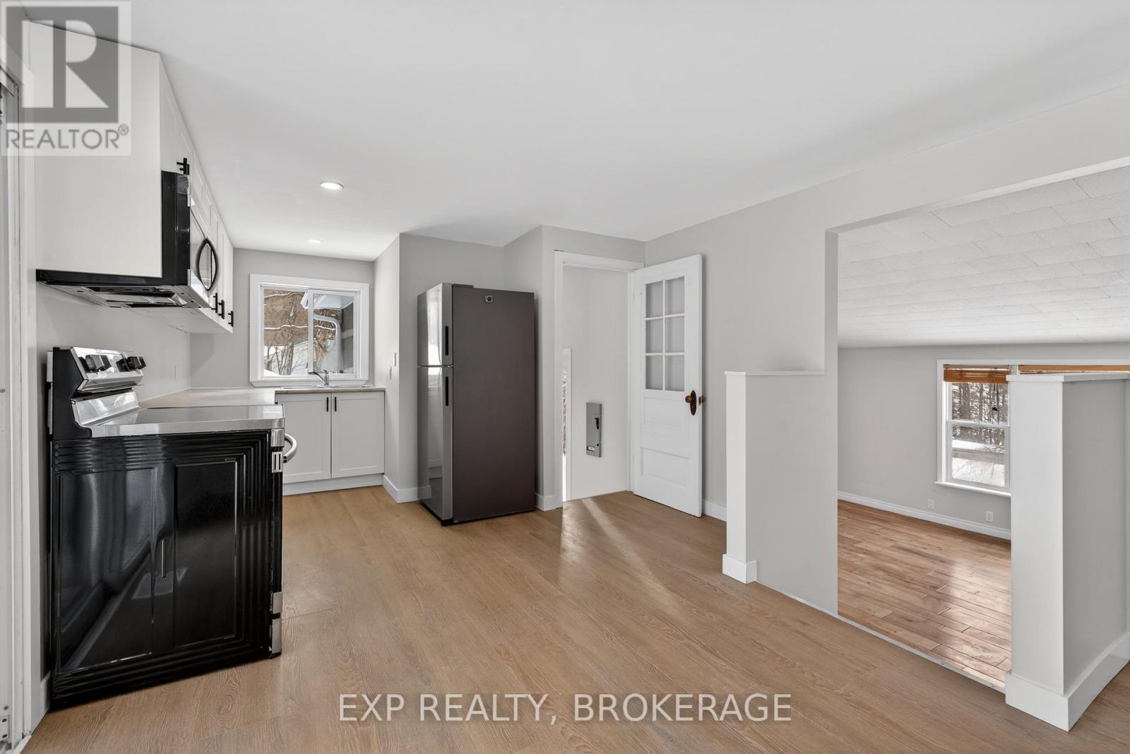 6402 Perth Road, Frontenac, Ontario  K0H 2L0 - Photo 14 - X12665150