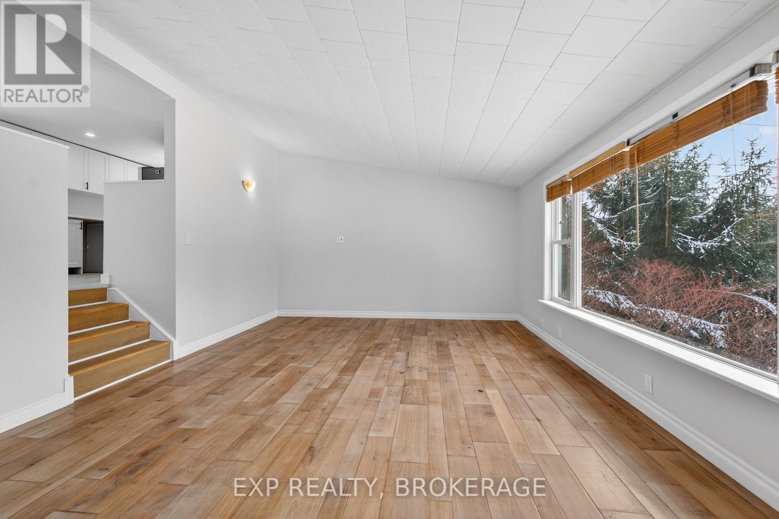 6402 Perth Road, Frontenac, Ontario  K0H 2L0 - Photo 8 - X12665150