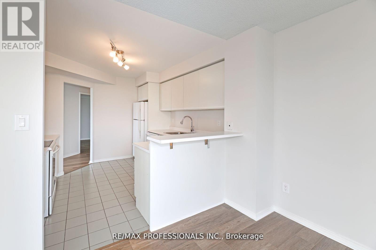 2004 - 2269 Lakeshore Boulevard W, Toronto, Ontario  M8V 3X6 - Photo 13 - W12725218