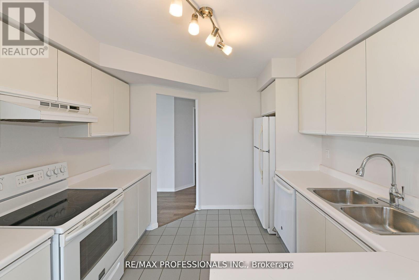 2004 - 2269 Lakeshore Boulevard W, Toronto, Ontario  M8V 3X6 - Photo 14 - W12725218