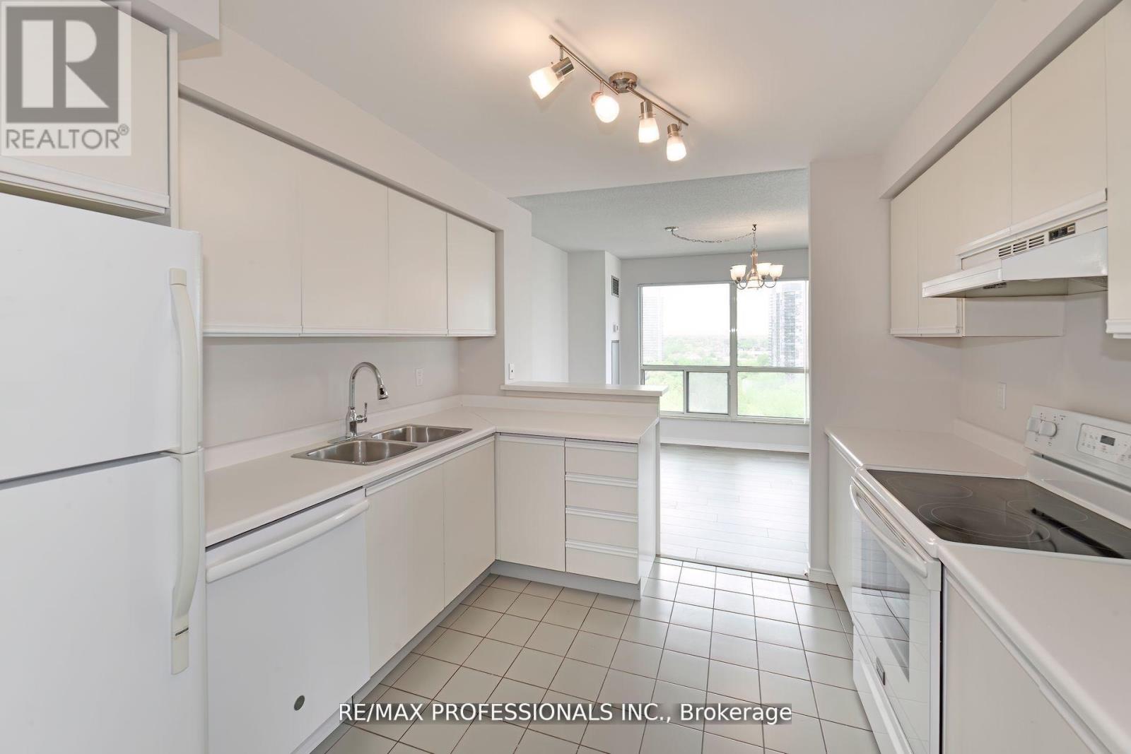 2004 - 2269 Lakeshore Boulevard W, Toronto, Ontario  M8V 3X6 - Photo 15 - W12725218