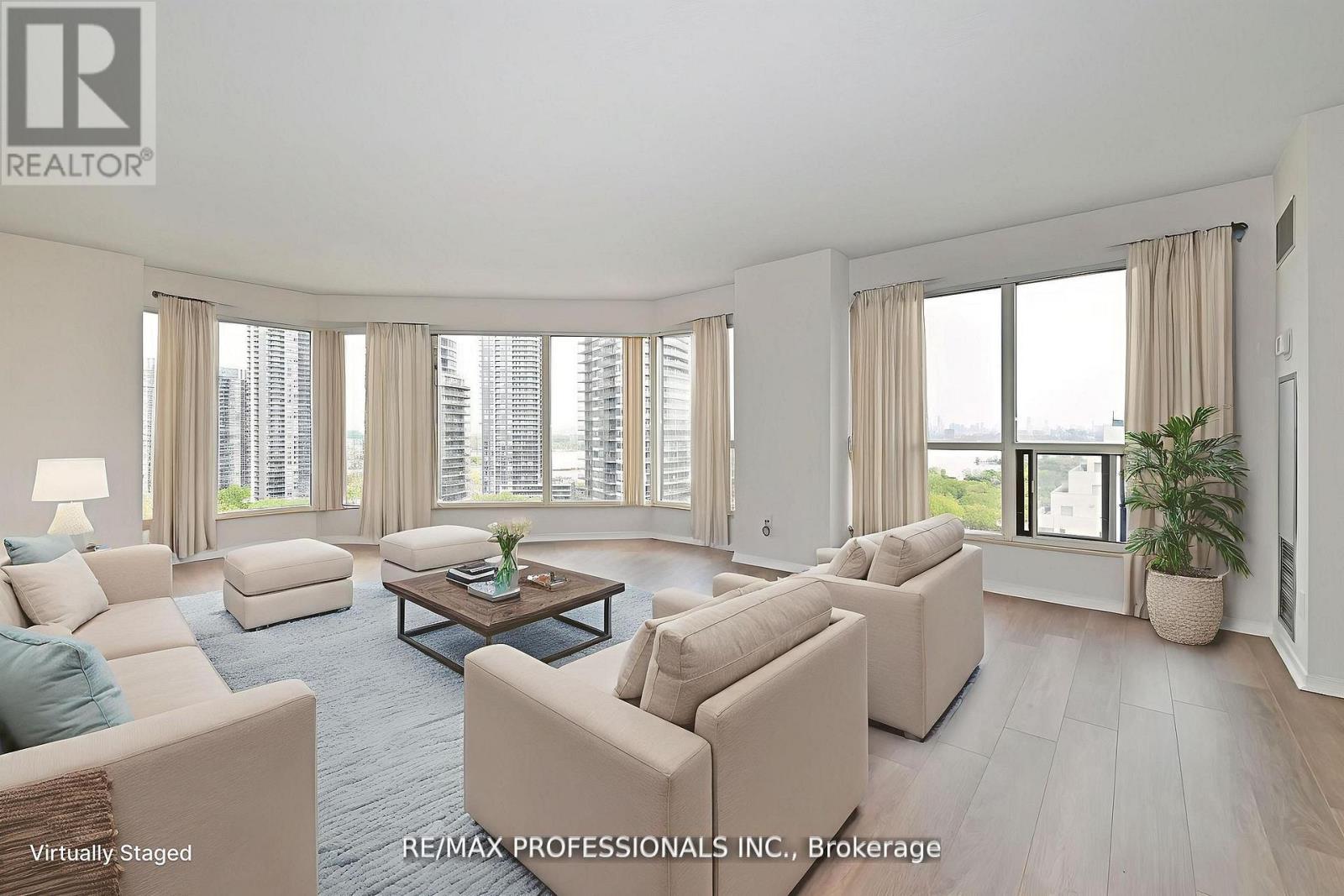 2004 - 2269 Lakeshore Boulevard W, Toronto, Ontario  M8V 3X6 - Photo 4 - W12725218