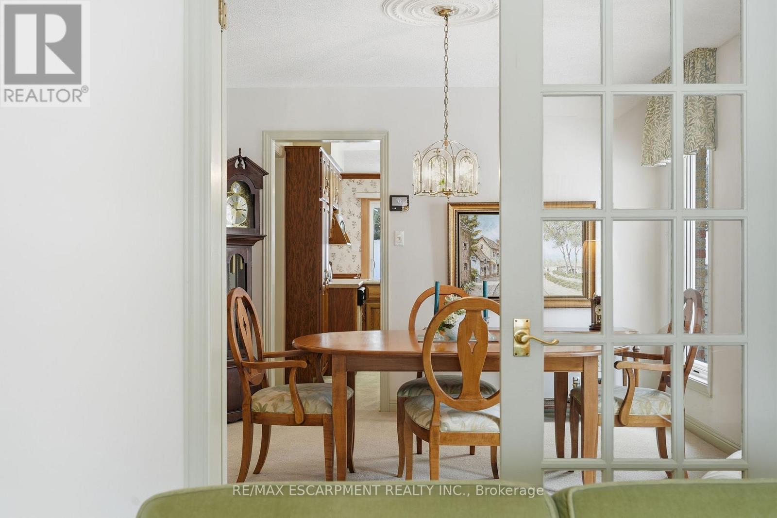 2320 Homer Drive, Burlington, Ontario  L7P 4V4 - Photo 10 - W12725224