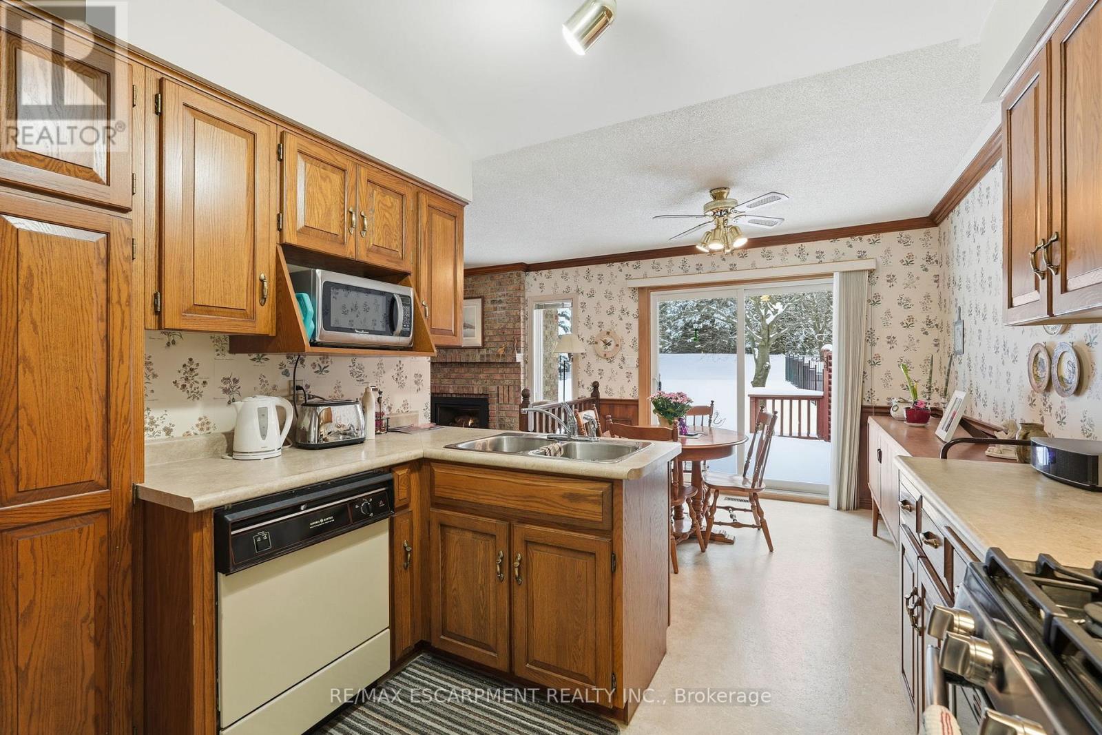 2320 Homer Drive, Burlington, Ontario  L7P 4V4 - Photo 14 - W12725224