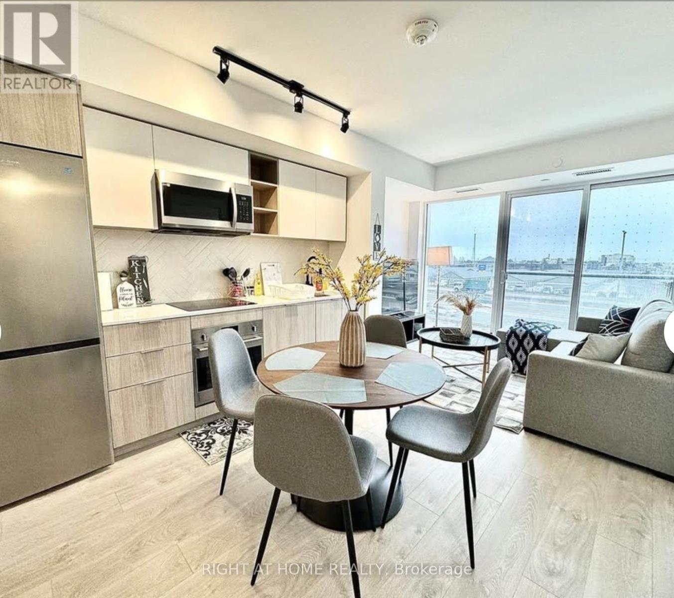 36 Zorra Street, Toronto, Ontario  M8Z 0G5 - Photo 3 - W12725244