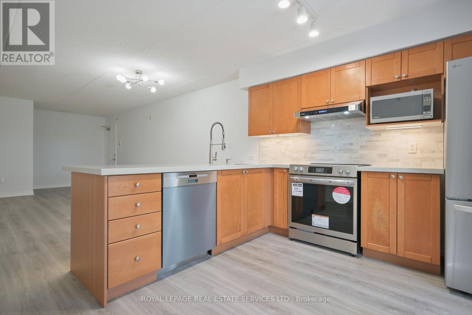 207 - 1450 Bishops Gate, Oakville, Ontario  L6M 4N1 - Photo 13 - W12725266