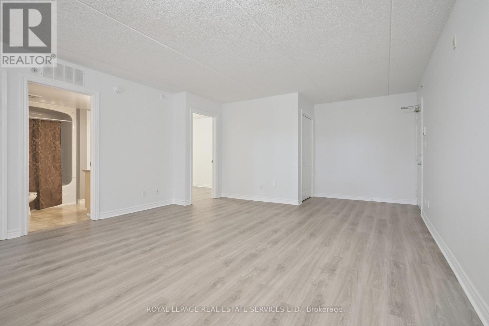 207 - 1450 Bishops Gate, Oakville, Ontario  L6M 4N1 - Photo 8 - W12725266