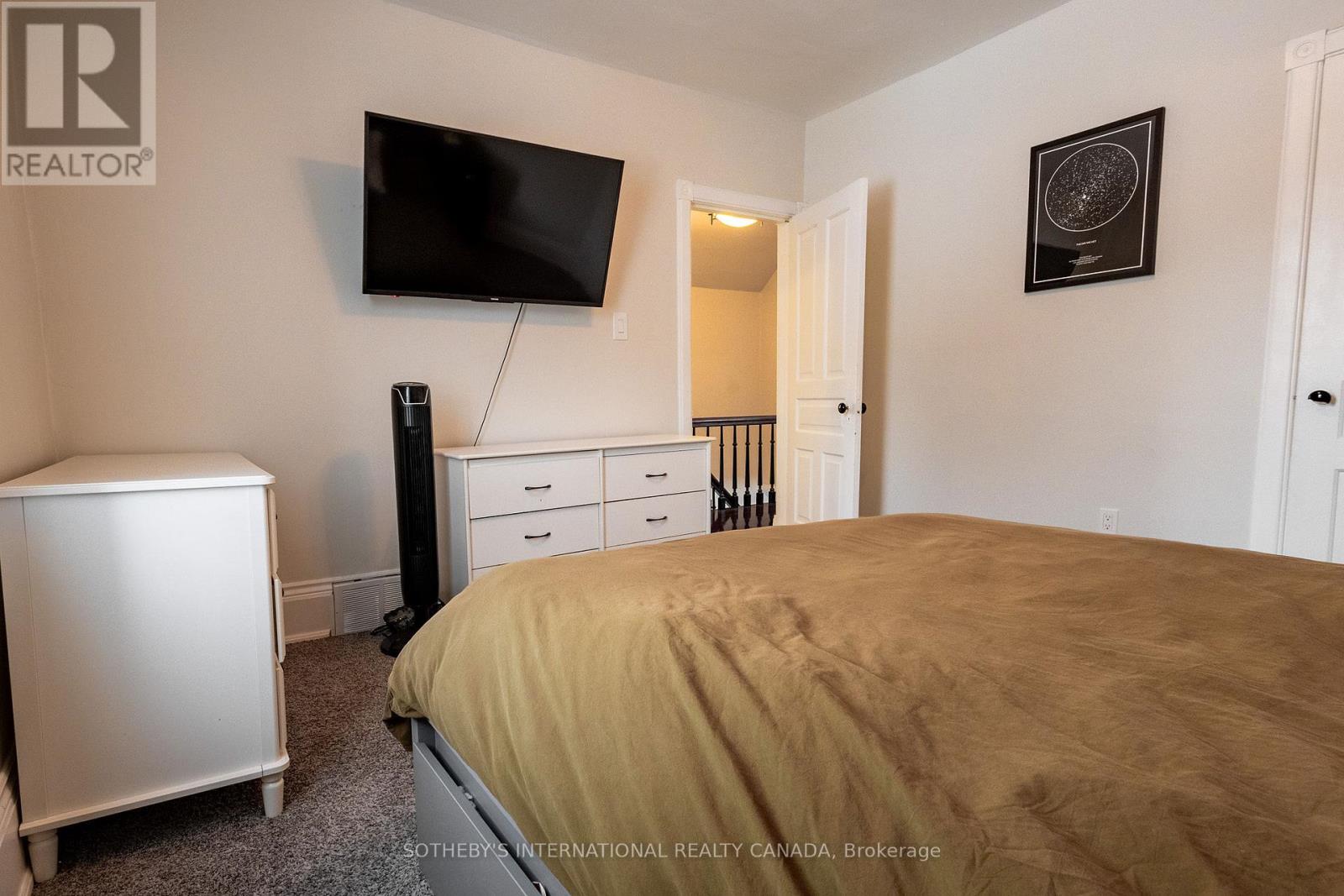 64 Lancaster Estates W, Kitchener, Ontario  N2H 4T2 - Photo 20 - X12725194