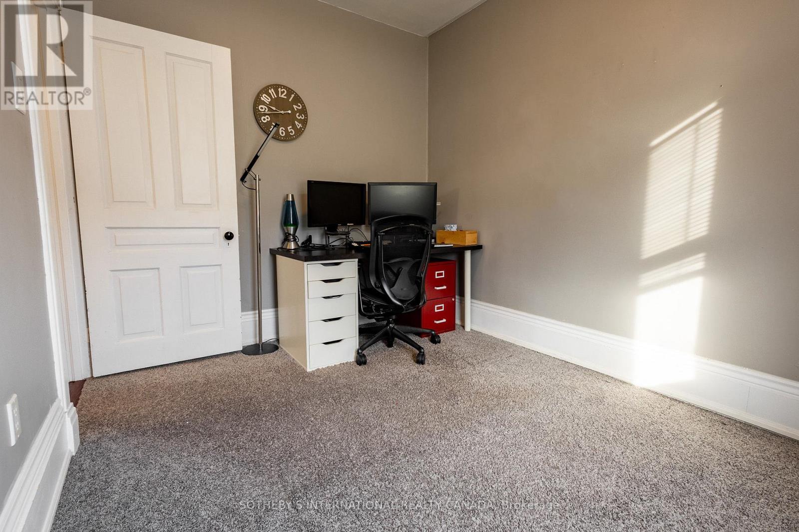 64 Lancaster Estates W, Kitchener, Ontario  N2H 4T2 - Photo 23 - X12725194